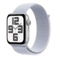 Apple WATCH SE (2022) 44mm GPS Aluminiumgehäuse Silber Sport Loop Blaue Wolke
